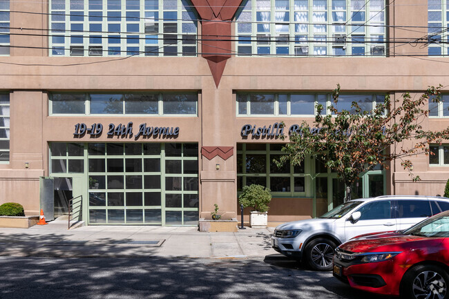 Building Photo - Pistilli Riverview East