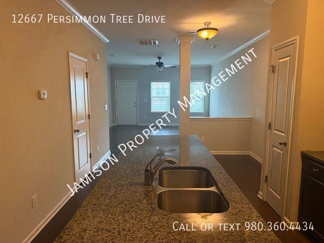Building Photo - 12667 Persimmon Tree Dr