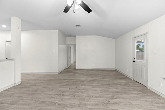 Building Photo - 2356 Vernell Way