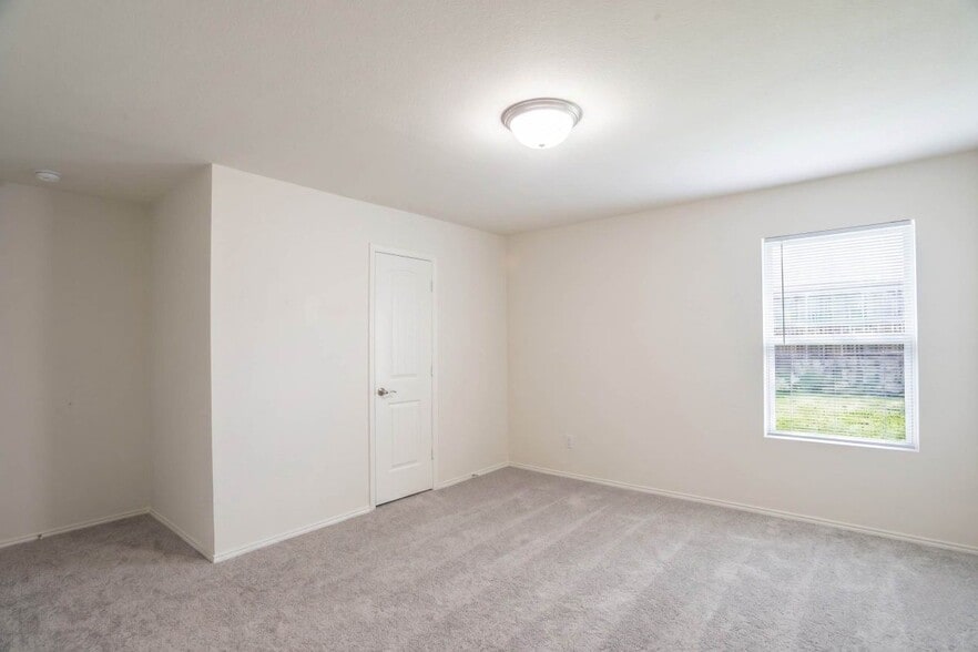Building Photo - 767 Myrtle Ln