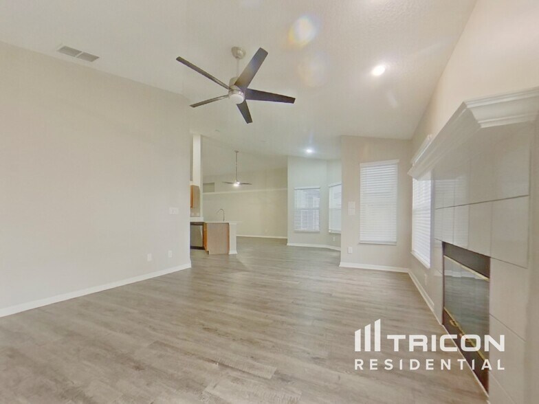 Building Photo - 906 Woodcraft Dr