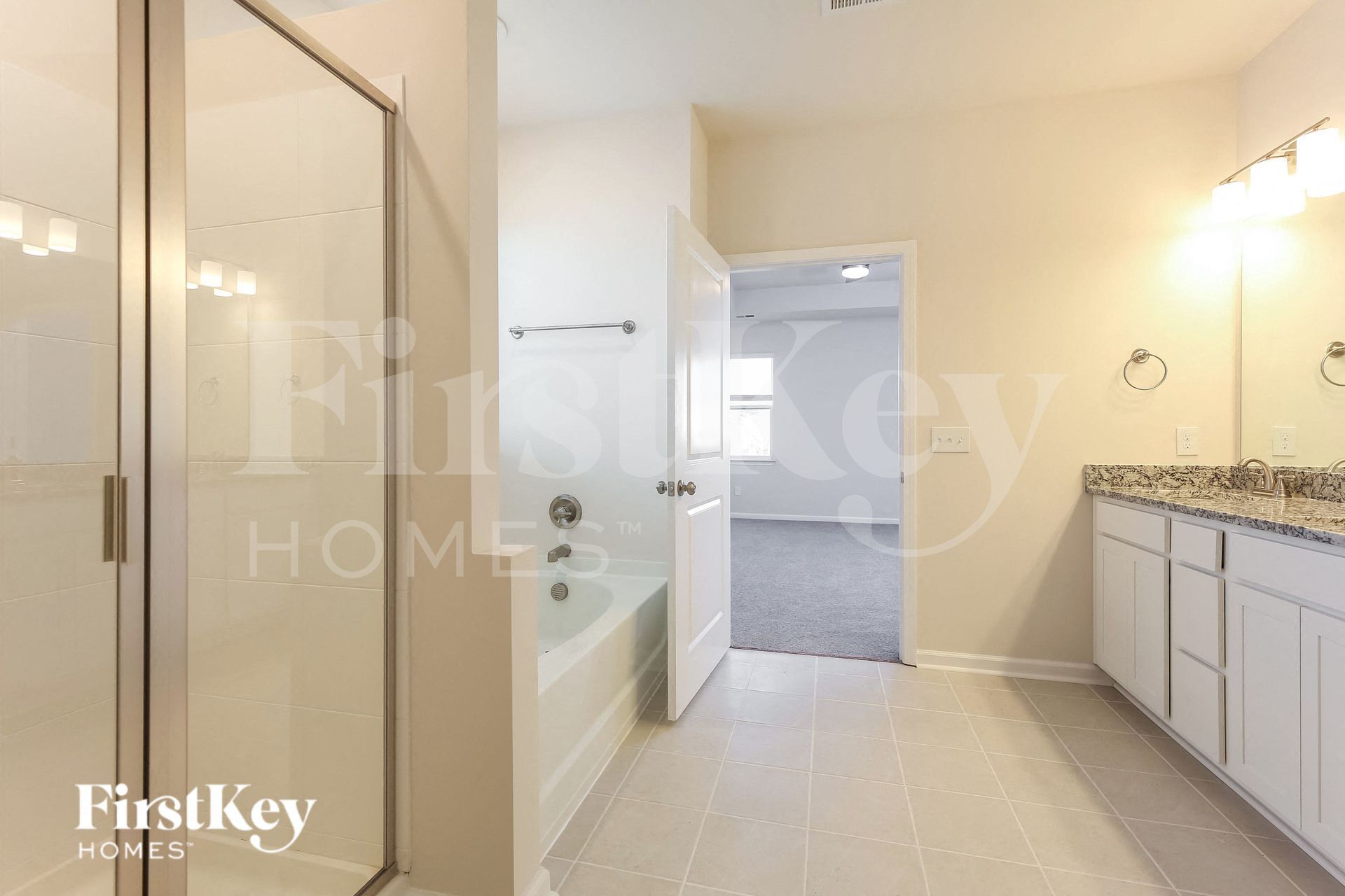 Building Photo - 565 Hillpark Ln