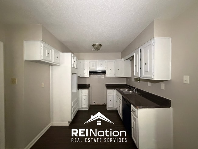Building Photo - 7057 Hillshire Dr