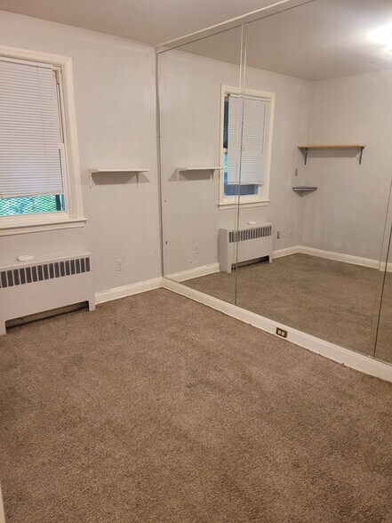 1st bdrm - 3703 W Saratoga St