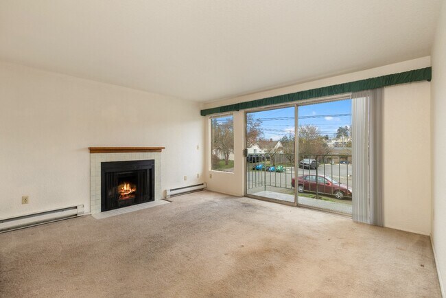 Building Photo - Spacious 1 Bedroom Apartment w/ Parking in Briercrest