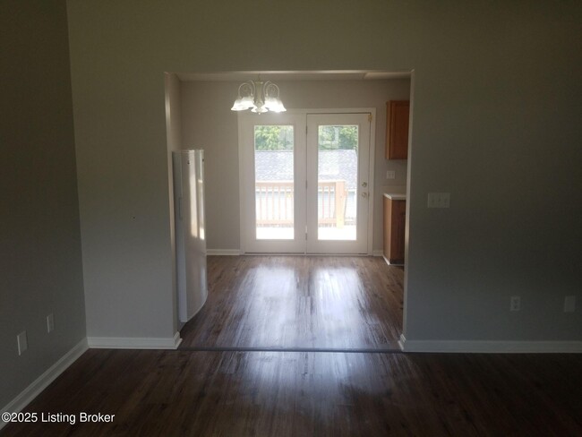 Building Photo - 737 Andra Dr