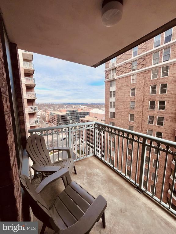 Building Photo - 851 N Glebe Rd