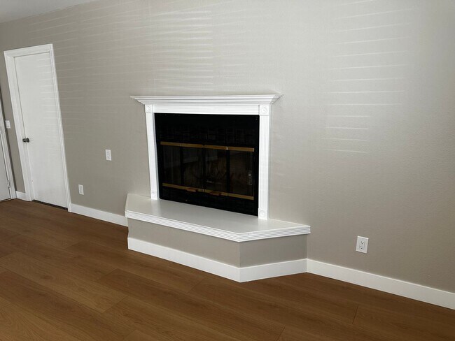 Building Photo - Freshly Updated 3bd/2ba home for rent!
