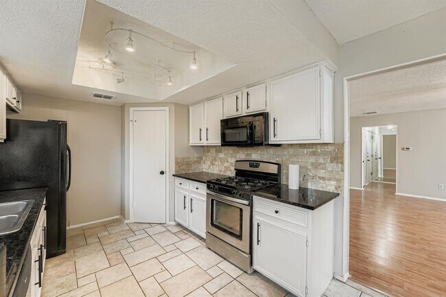 Building Photo - 1415 Lance Way