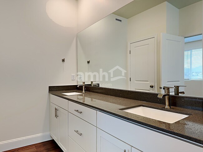 Building Photo - 3331 S 2580 W