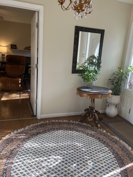 Foyer - 6807 Buttermere Ln