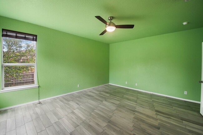 Building Photo - 3 Bedroom/2 Bath Alamo Ranch Subdivision
