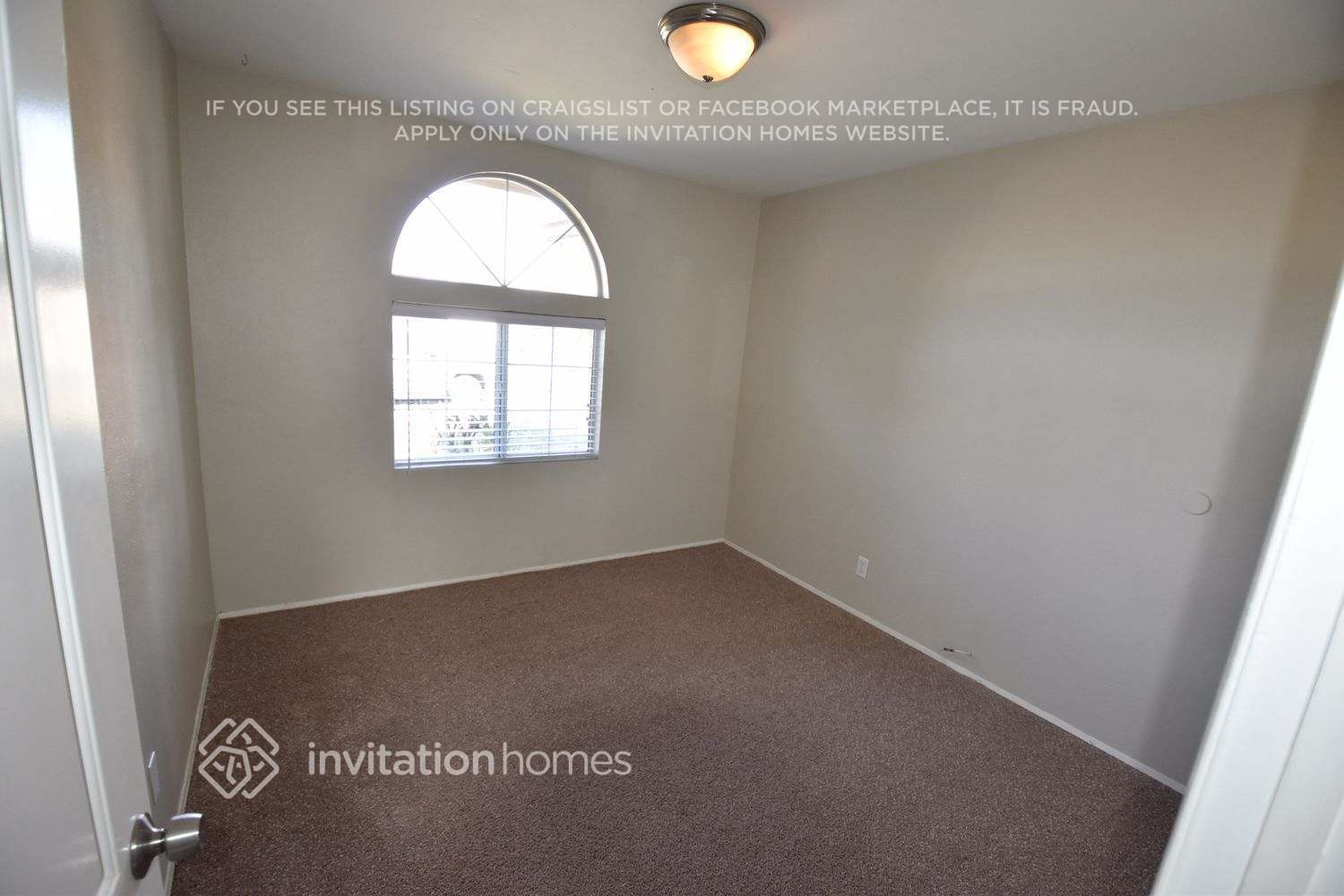 Building Photo - 212 E 185th St