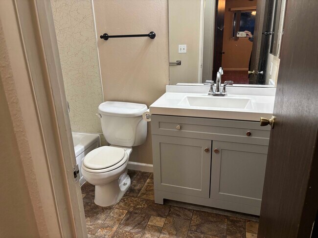 Building Photo - 1714 Kent St