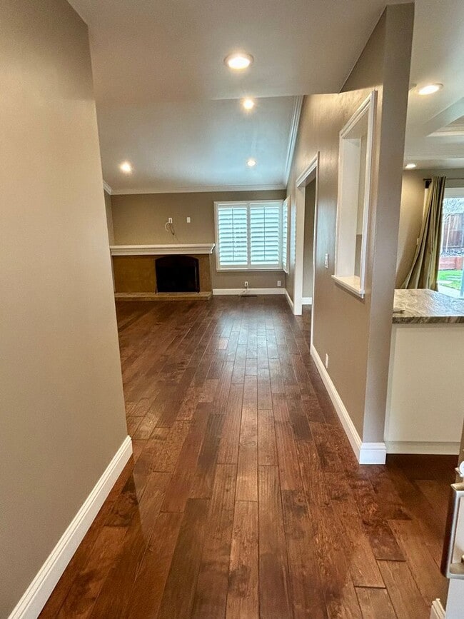 Building Photo - Clean & sharp San Ramon home for lease