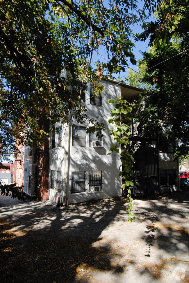 Building Photo - Highland Apartments/AC Equity, LLC