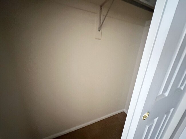 Building Photo - Bright, Spacious 2-Bedroom Home in Aurora ...