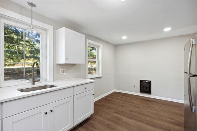 Building Photo - 3 Bedroom / 2.5 Bath House Available Now in Harleysville