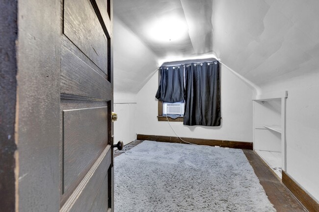 Building Photo - 344 Stewart St