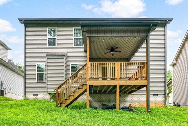 Building Photo - Pet Friendly Four Bedroom!