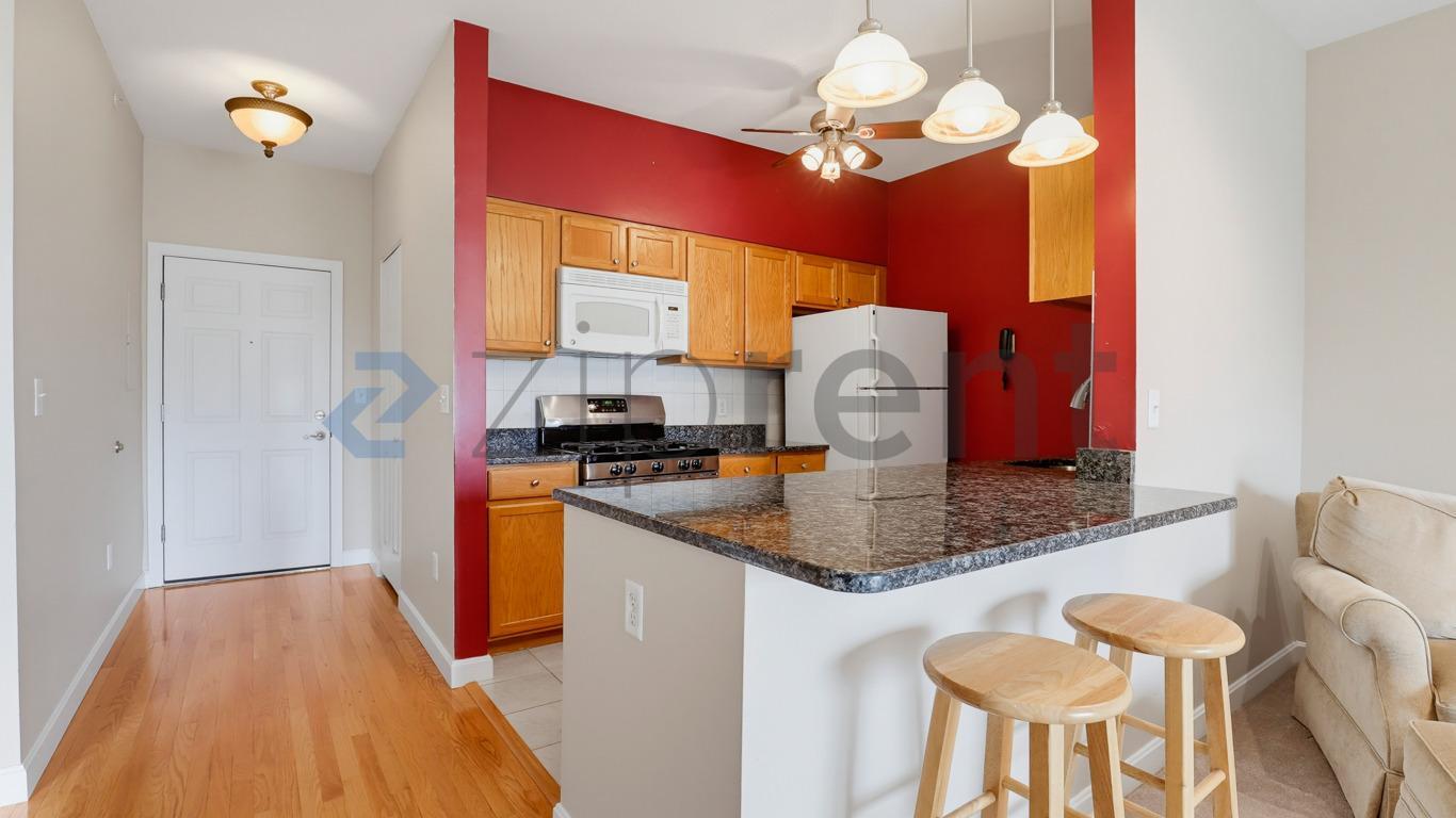 Building Photo - Unit 413