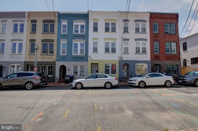 Building Photo - 424 Elm St NW