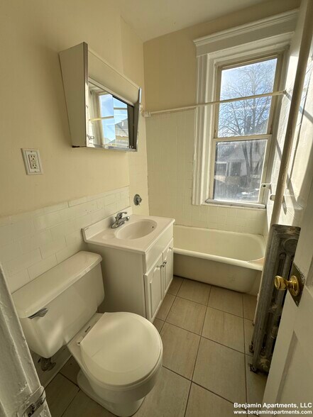 Building Photo - 120 Washington St