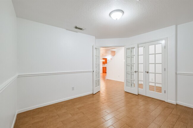 Building Photo - 15506 Anton Dr