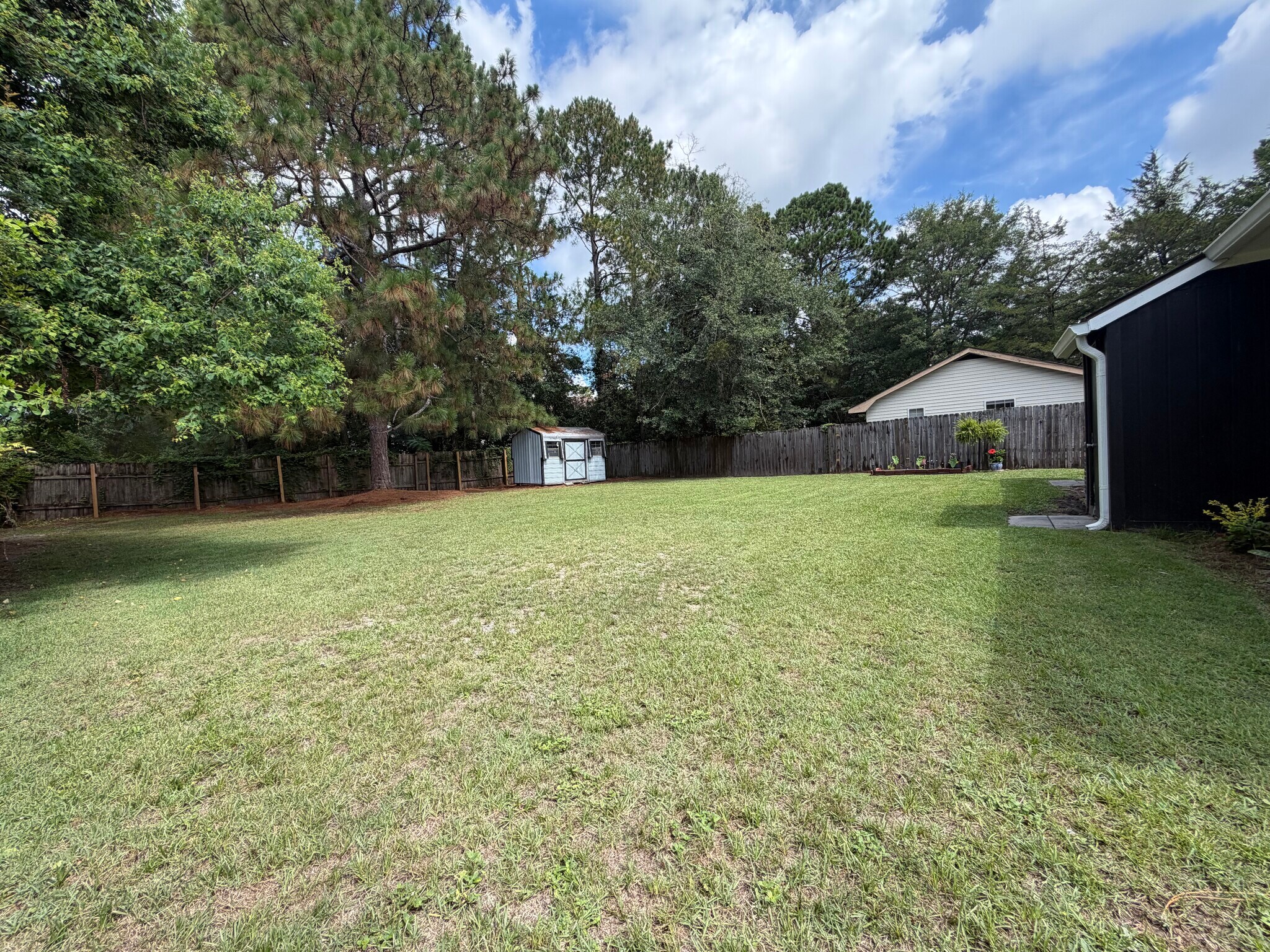 Building Photo - 921 Greenbriar Rd