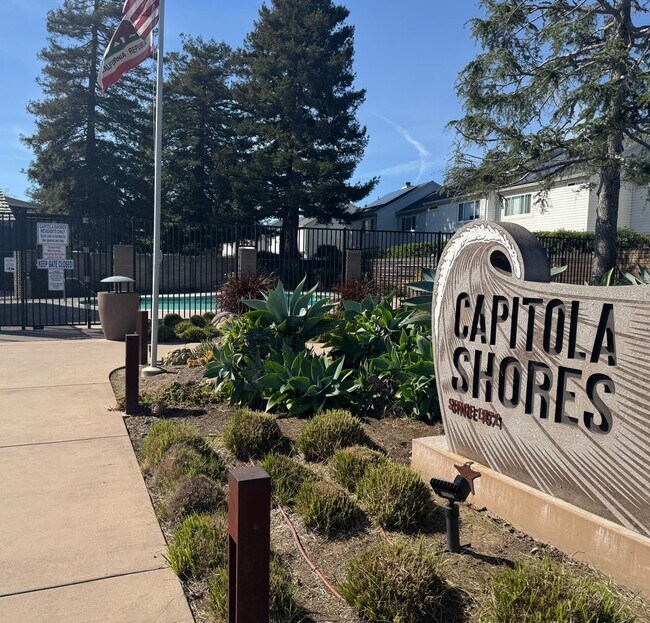 Building Photo - 2 Bedroom, 1 Bath in desirable neighborhood, Capitola