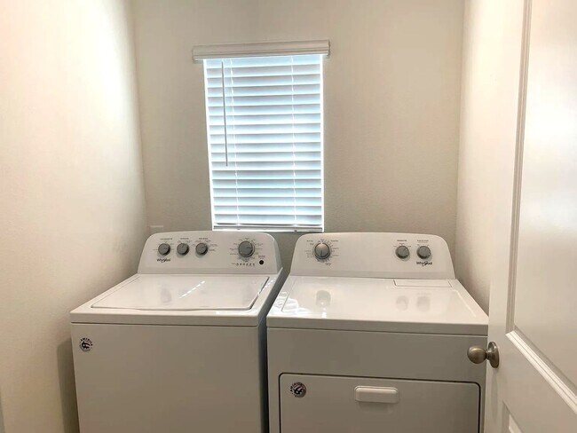 Building Photo - 12159 White Cypress Pl