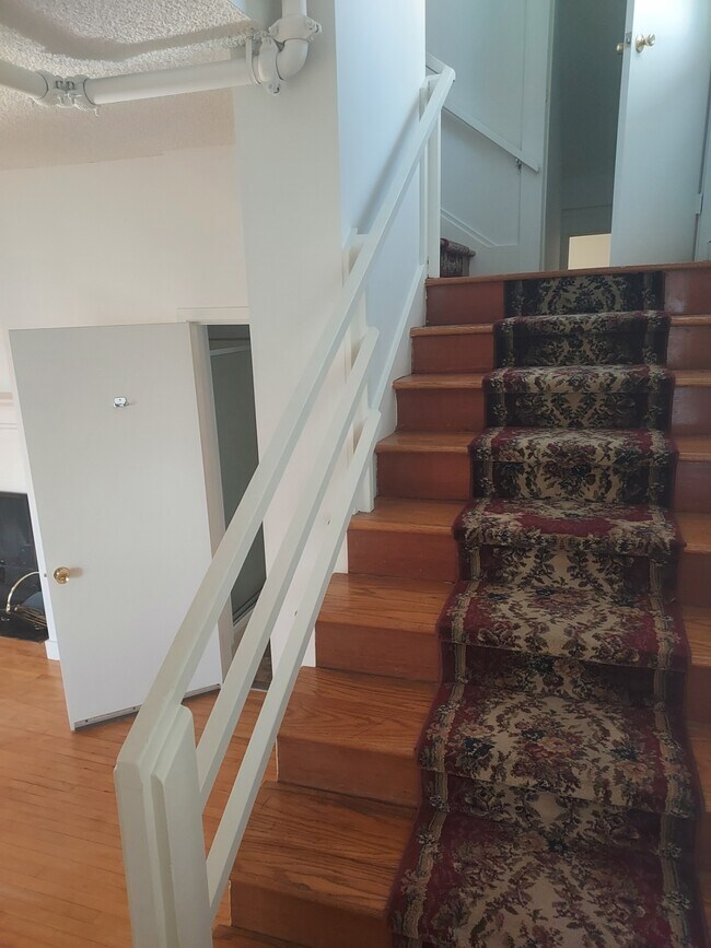 Building Photo - 3453 NW Thurman St