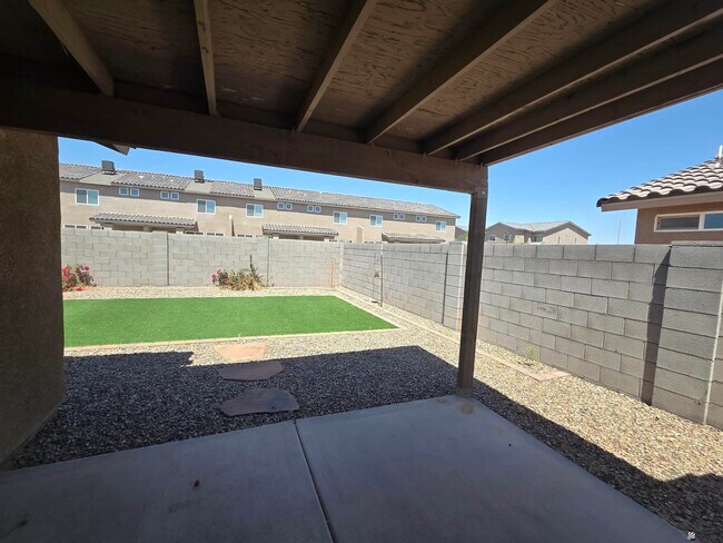 Building Photo - 4428 S Cholla Wy