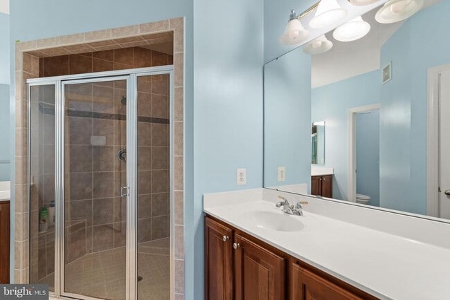 Building Photo - 3675 Spring Hollow Ln