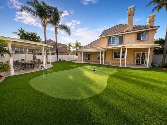 Building Photo - Furnished 4BR + Office | Putting Green Yard