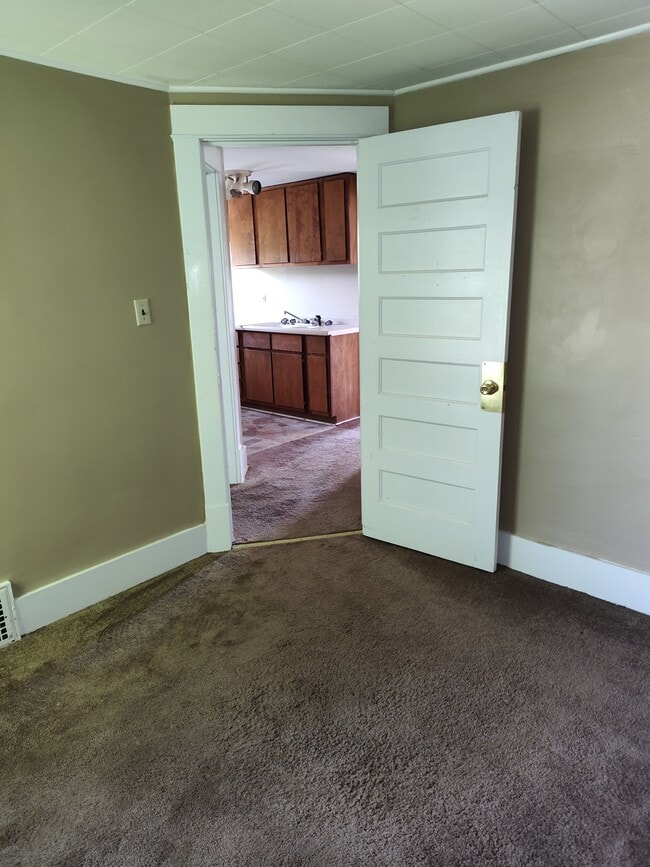 Building Photo - 1859 Mount Vernon St