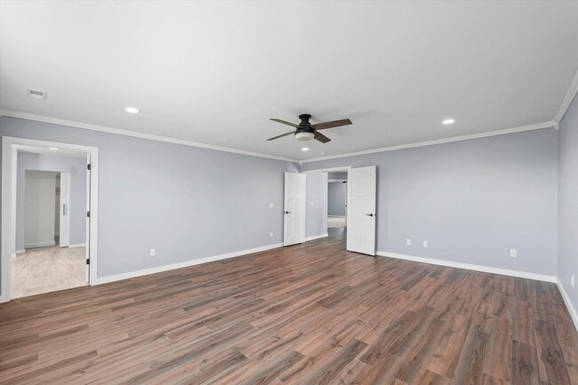 Building Photo - 1306 S Roberto Rd