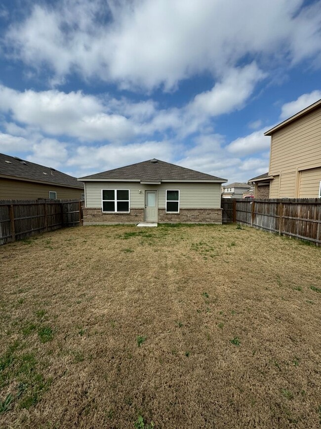 Building Photo - NOW PRELEASING!  Four Bedroom | Two Bathroom Home in Scott Hollow