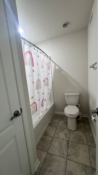 Building Photo - 1445 Superior Dr