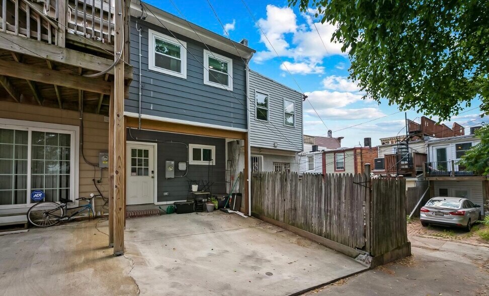 Parking Pad - 106 E Clement St