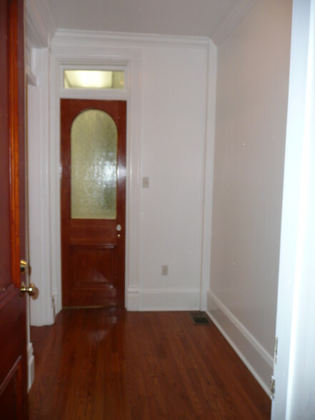 Entry / Mud Room - 225 Emerson St