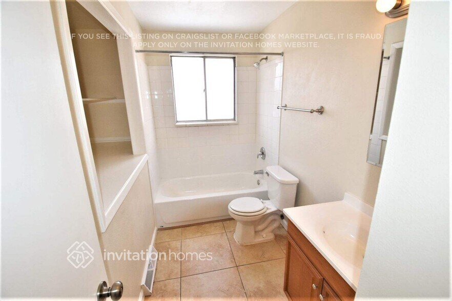 Building Photo - 12825 E Virginia Pl