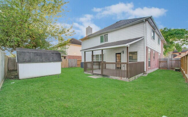 Building Photo - Village Park Drive, Missouri City, TX 77489 - 5 BR 2.5 BA single-family home