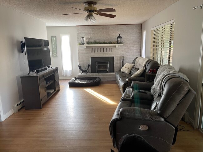 Building Photo - 595 McMullin Dr