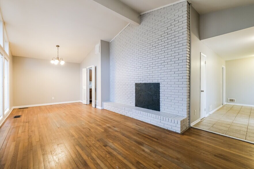 Building Photo - 2076 Cherrybrook Dr