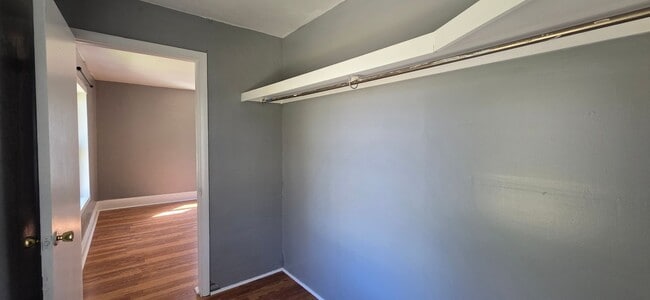 Building Photo - Upper Level One Bedroom Condo in Cadillac