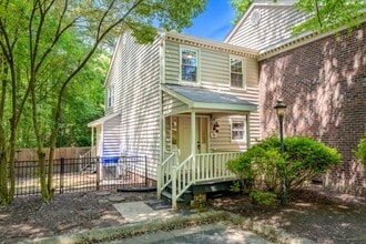 Building Photo - WOW!! Prime location and quite living in Charming 2brd 2.5 bath townhouse