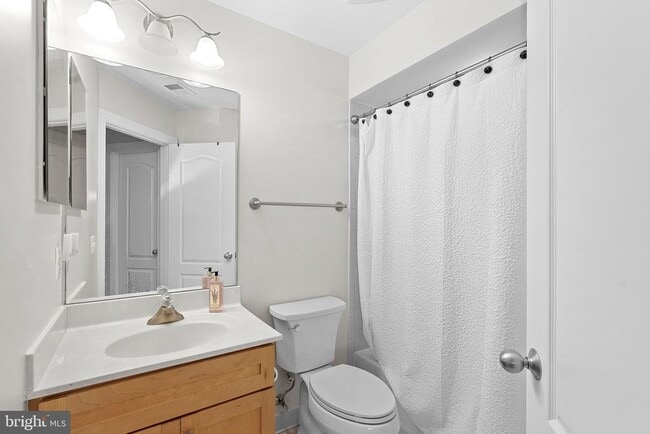 Building Photo - 20589 Myers Pl
