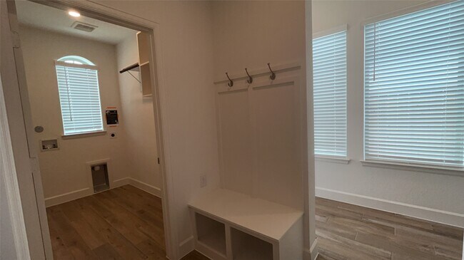 Building Photo - 27114 Cutleaf Daisy Ct