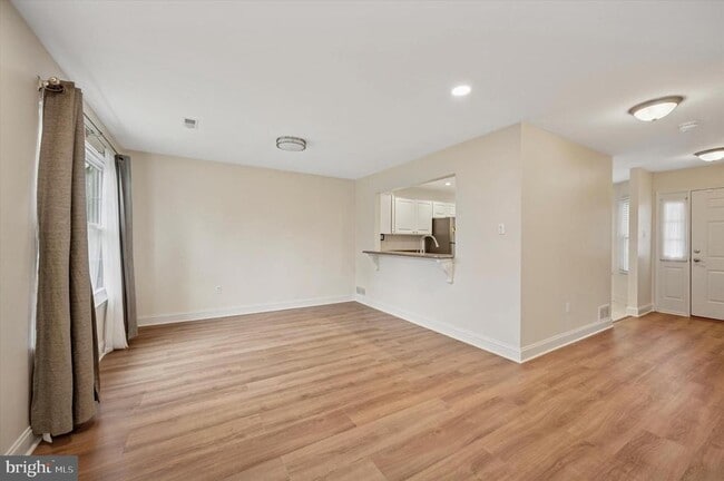 Building Photo - 5201 Plantation Ct